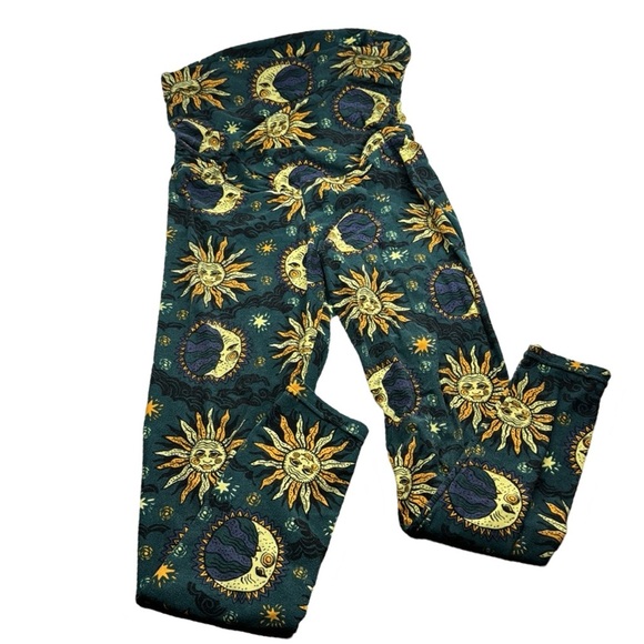 2-Pair Women's Maternity Leggings +โ Comfy Shorts Set - Picture 5 of 6